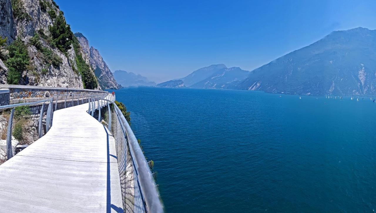 Teresa Campi Apartments Lake View By Gardadomusmea Tremosine Exteriör bild